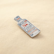 Cargar imagen en el visor de la galería, Pin Botella Siete Leguas Vintage